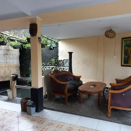 Villa Edwin 2 Lantai Cisarua Puncak Bogor-2
